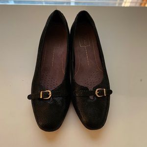 ❤️ Clark’s Like New Blue Flats 8.5